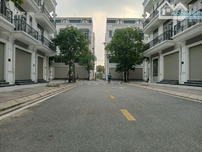 BÁN GẤP NHÀ 70m² X 3,5 tầng tại KĐT 319 Đông Anh – Khu vực VĂN MINH; giá chỉ 11,5 tỷ- cóRL - 1