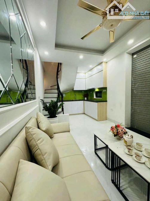 CHÍNH CHỦ GỬI BÁN – NHÀ ĐẸP 5 TẦNG, NGÕ 79 CẦU GIẤY, FULL ĐỒ, 32M, GIÁ CHỈ 7,6 TỶ - 1