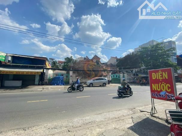 6xx tỷ! Bán BA MẶT TIỀN Đ. Ung Văn Khiêm, Q.BT – 2160m2 – 2 tầng - 1