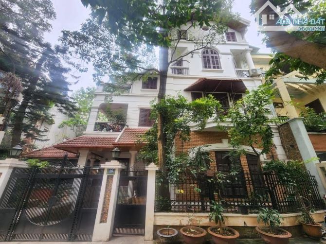 BÁN SIÊU BIỆT THỰ SÂN VƯỜN CỰC VIP KHU DỊCH VỌNG -CẦU GIẤY- 271M2 × 5T MT 17M -GIÁ 76.5 TỶ - 1