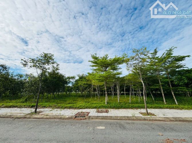Vsip Quảng Ngãi, view trường học, gần công viên hướng Nam-Lô rẻ nhất trục đường này - 1