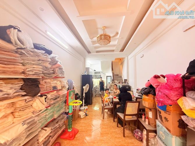 BÁN NHÀ CẦU GIẤY – 32M² x 5 TẦNG – MẶT TIỀN 3.4M – GIÁ NHỈNH 7.TỶ - 1
