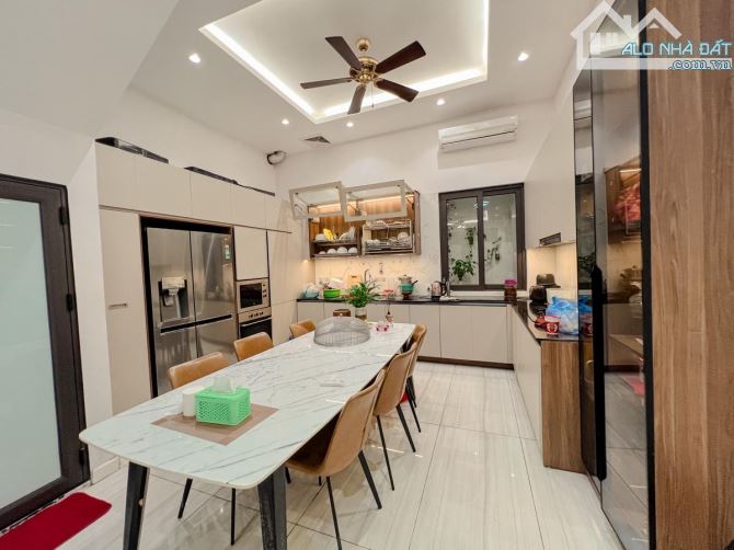 Mặt ngõ thông ô tô tránh Hoàng Cầu, kinh doanh, ô tô ngủ trong nhà, mặt tiền đẹp, 53m*5T - 1