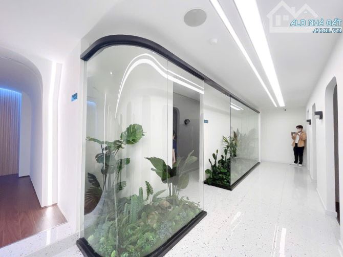 Ngang lớn! Bán biệt thự ngang 12*16m. Hẻm 5m thông Hai Bà Trưng. Q3, 3 Tầng. Giá 29.5 tỷ - 1