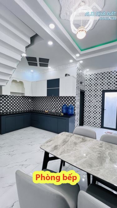 Bán Nhà 2 Tầng Huỳnh Tấn Phát Q7 – DTSD 110m² – SHR, Giá Tốt - 1