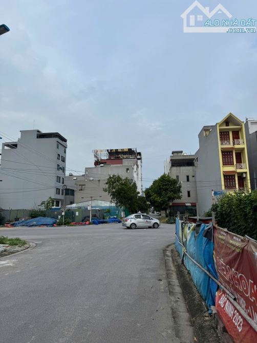 Bán đất bò sơn 3 nhìn sang khu phức hợp thể thao dt 72m2 + mt 4m + hướng đb giá 8.9 tỷ - 1