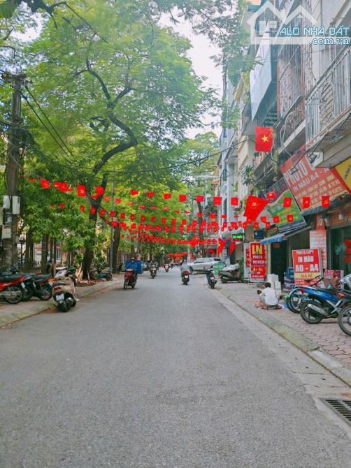 BÁN NHÀ ĐẸP -TẠ QUANG BỬU - NGÕ Ô TÔ TRÁNH - 2 MẶT TIỀN - GÓC 3 THOÁNG - 1