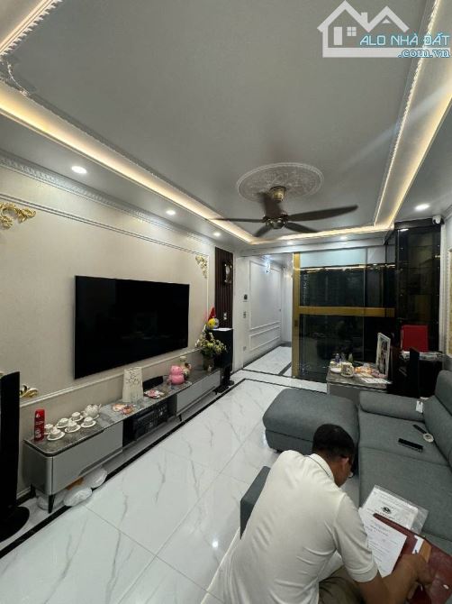 Văn Hội - Cổ Nhuế: 61m x 5Tầng -Thang Máy - Giá 11.2Tỷ - 1