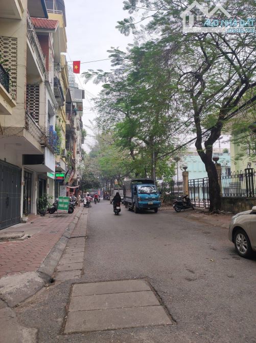 Bán nhà Tạ Quang Bửu, DT 54m x 6 tầng thang máy, mặt tiền 4.2m, gara ô tô, 26 tỷ - 1