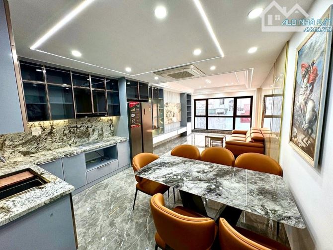 Nhà mới 7T mặt phố Phương Mai, vỉa hè, KD, thông sàn thang máy, ở kết hợp cho thuê, 69m2