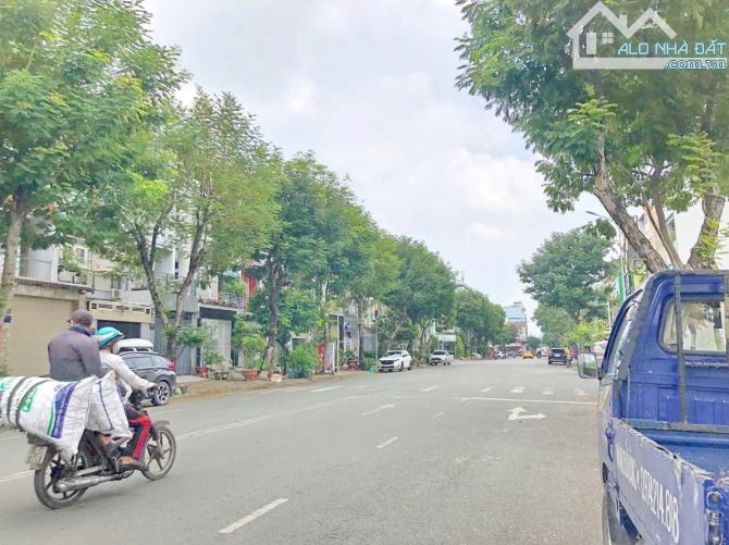 - Đất mặt tiền đường số 40 KDC Tân Quy Đông .P.Tân Phong Quận 7 - Diện tích : 6x18 CN 108m - 1