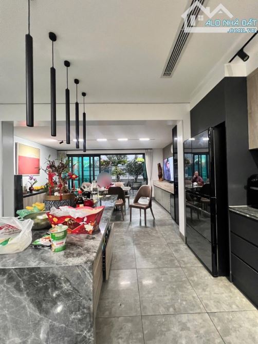 Phân lô Nguyễn Chí Thanh, ngõ thông, ô tô vòng quanh, dân xây đẹp, gara, 45m2x6T - 1