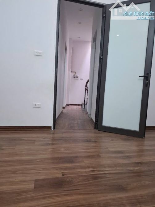 Bán nhà Vĩnh Hưng 40m² – 3 tầng – 5,2 tỷ – 3PN –Gần ô tô-Sổ riêng-Ko QH - 1