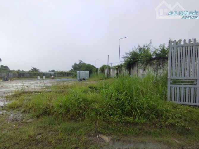 Cho thuê đất 2200m2 mặt tiền đường Huỳnh Văn Nghệ giá 25 triệu/tháng - 1
