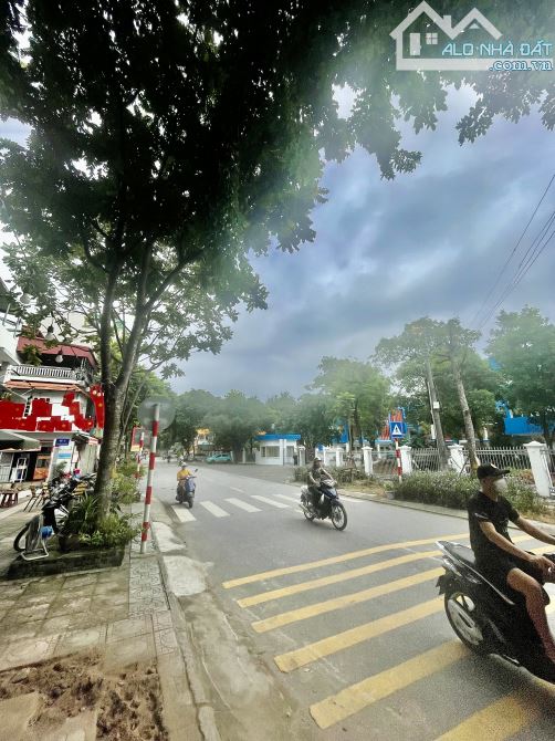 Bán Nhà Mặt Phố Việt Hưng 100m2-hơn 34 tỷ-MẶT TIỀN 7m-VĨA HÈ RỘNG-KINH DOANH-VIEW TRƯỜNG H - 1