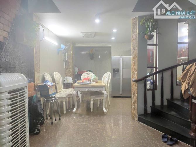 79M2 HXT 8M THÔNG LÊ THÚC HOẠCH, 4 TẦNG BTCT
