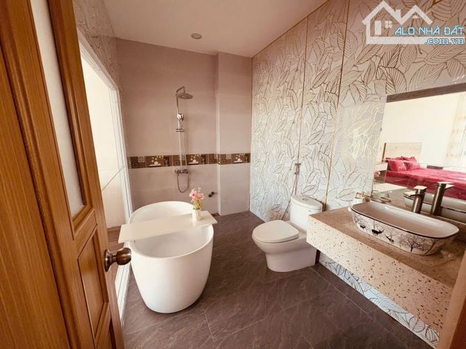 Bán nhà cực đẹp 4 tầng đầy đủ nội thất 7.9 tỷ, sát sông, đường NGUYỄN THỊ SÁU - Hoà Xuân - 1