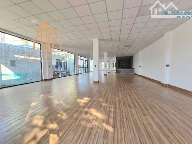 TOÀ NHÀ 3 MẶT TIỀN NGUYỄN CHÍ THANH 10,63x34m NỞ HẬU - 1