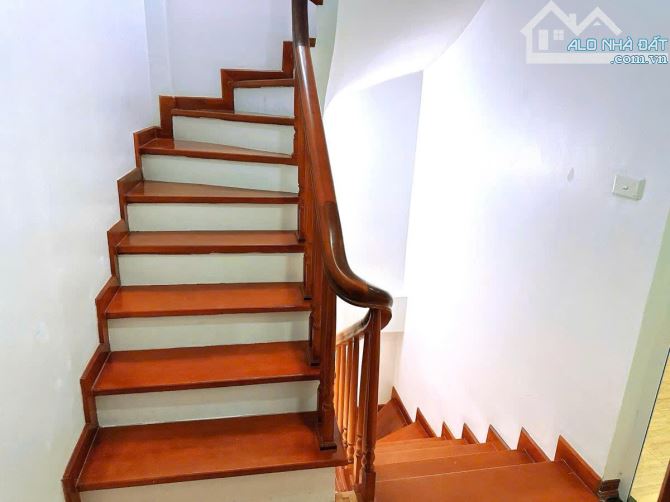 BÁN NHÀ ĐẸP DƯƠNG QUẢNG HÀM 40M² 6 TẦNG NGÕ Ô TÔ TRÁNH TRUNG TÂM CẦU GIẤY GIÁ 11 TỶ - 1