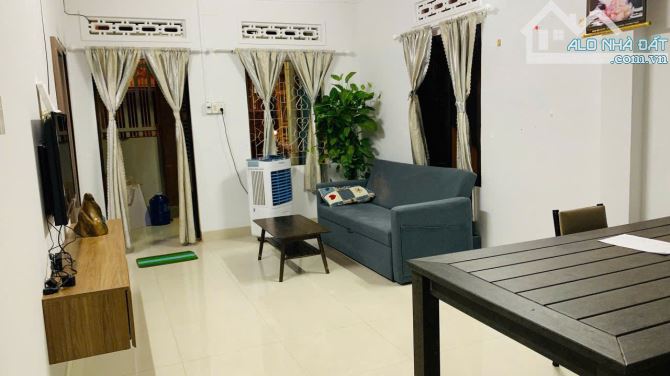 Cho thuê nhà đường Dương Hiến Quyền Nha trang phù hợp ở và KD dt 100m giá 11 triệu - 1