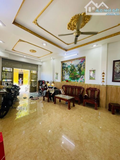 NHÀ 3 TẦNG TRẦN THỊ HÈ Q12 - DT65m2 HẺM OTO TẢI GIÁ 5T4 - 1