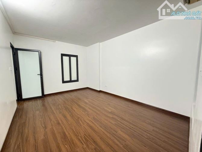 Nhà tập thể cầu giấy – Ngõ Ô tô tải tránh – Tiện ích bạt ngàn – Giao thông thuận lợi - 1
