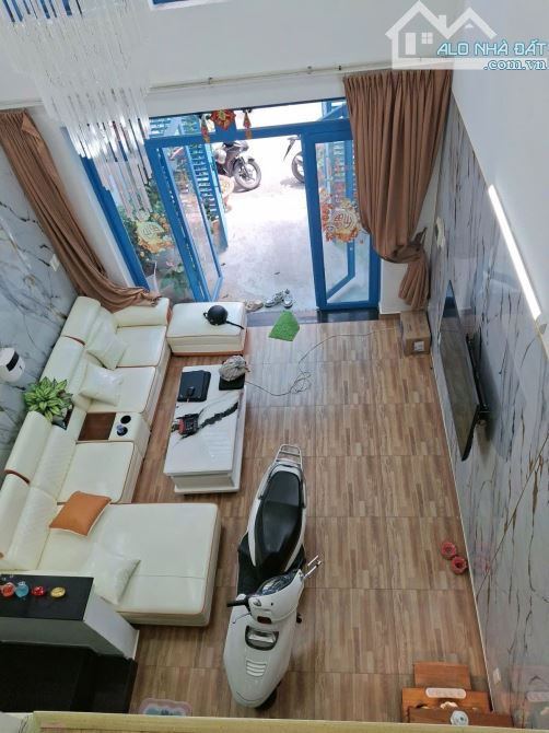 CHÍNH CHỦ GẤP BÁN NHÀ 3 TẦNG ĐẸP – GIÁ CHỈ NHỈNH 5 TỶ – PHÚ HỮU Q9 - 1