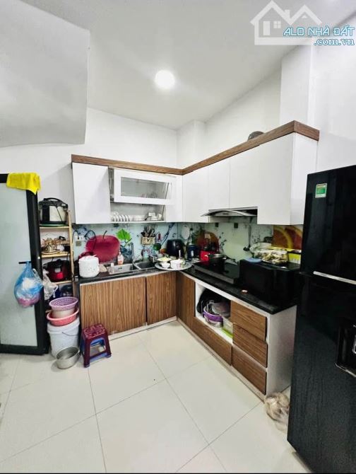 Bán nhà Cổ Nhuế, 38m2 nhỉnh 6 tỷ, dân xây, ngõ thông, gần ô tô, full nội thất xịn sò - 1