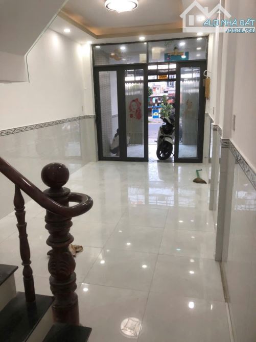 Cho thuê nhà mới 2 tầng mặt tiền Nguyễn Duy P10Q8 - 1
