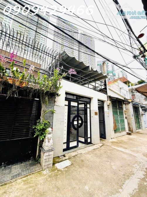 NHÀ PHỐ HIẾM - CẠNH PHÚ MỸ HƯNG Q7- 2 MẶT TIỀN HẺM 5M- SỔ HỒNG RIÊNG VUÔNG VỨC- 4 PHÒNG - 1