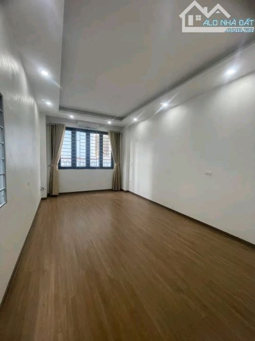 Bán Nhà vạn phúc,cầu am,Trung Tâm quận hà Đông.DT_Trên 30m²,lô góc 3 mặt Thoáng .Giá 7ty. - 1