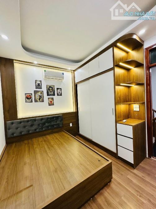 Bán nhà trường lâm long biên 35m2 5 tầng full nội thất giá nhỉnh 5 tỷ - 1