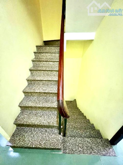 Bán Nhà Nở Hậu 4 Tầng BTCT 5PN3WC Hẻm 3m Thông Nhỉnh 5 Tỷ TL - 1