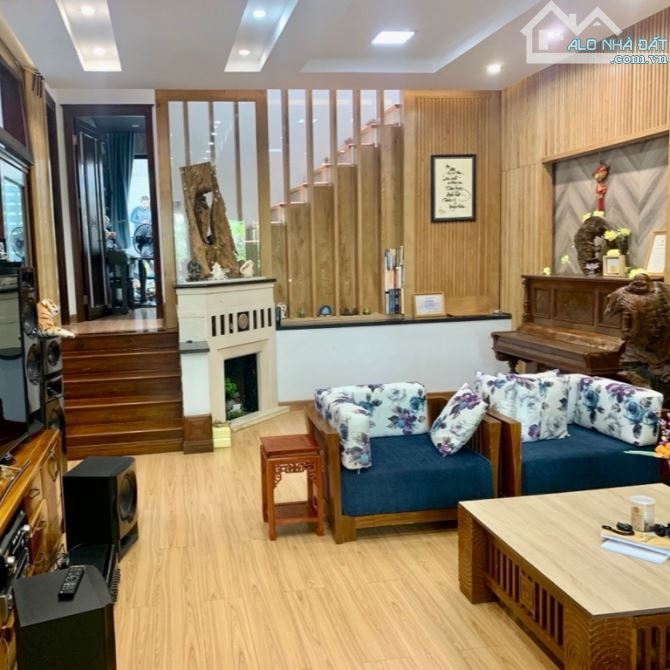 Biệt thự 3 tầng có sân vườn TT Hải Châu, Đà Nẵng - Gần Shophouse Pavillon, trường Skyline - 1
