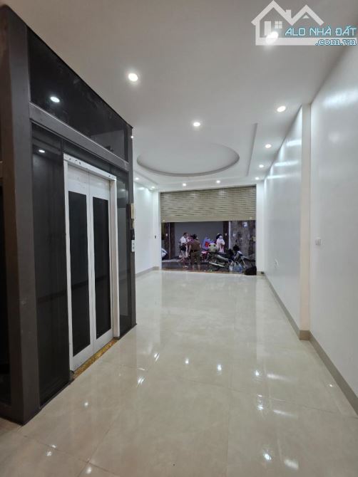 Xây Mới-Đại Mỗ - Nam Từ Liêm- lô góc-40m×5 Tầng Thang Máy- Full Nội Thất - 20m Ra Phố - 1