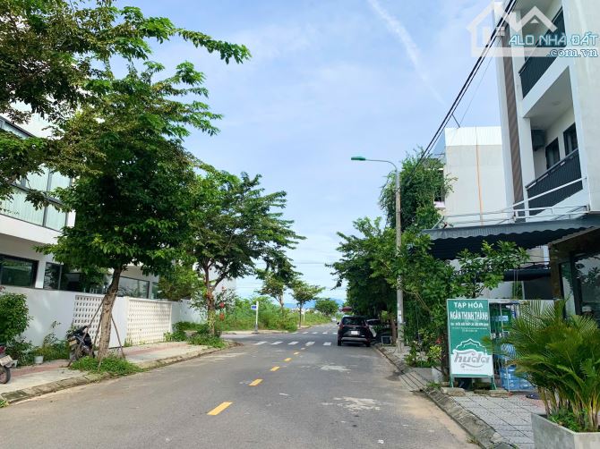 Bán lô góc 2 mặt tiền 140m2 Đặng Văn Chung NAM HÒA XUÂN gần cầu Trung Lương - 1