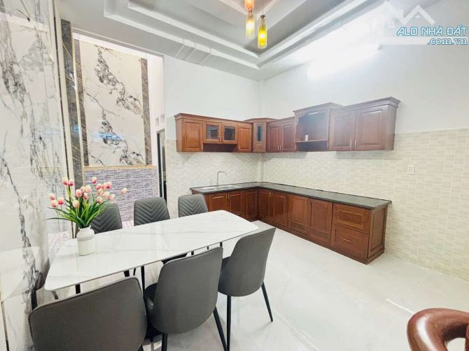 SIÊU PHẨM 3 TẦNG 54M2 ĐẸP LUNG LINH. HXH 6M LÂM THỊ HỐ. VỊ TRÍ ĐẮC ĐỊA VÀI BƯỚC CHÂN RA - 1