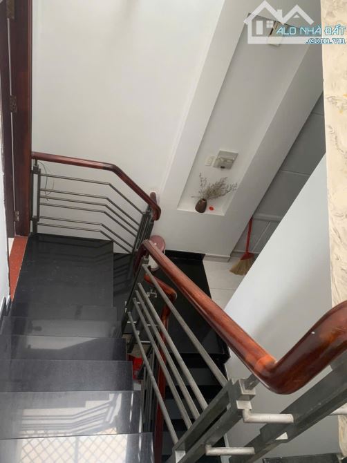 Hẻm 10m gần Chợ Tân Hương, 80m2, 3 tầng, 5PN, Chỉ 10.8 tỷ TL - 1