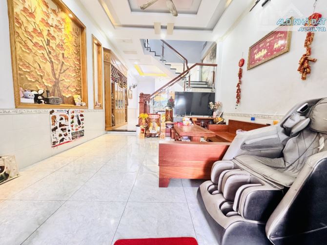 NHÀ ĐẸP ĐƯỜNG TRẦN HƯNG ĐẠO – TRUNG TÂM DĨ AN – 95M² – 4PN – GIÁ CHỈ 5,4 TỶ - 1