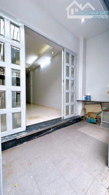 BÁN NHÀ KHU NGUYỄN HỮU HÀO QUẬN 4 DT 3,5*13,5 GIÁ 4TỈ 350 GIÁP Q1 - 1