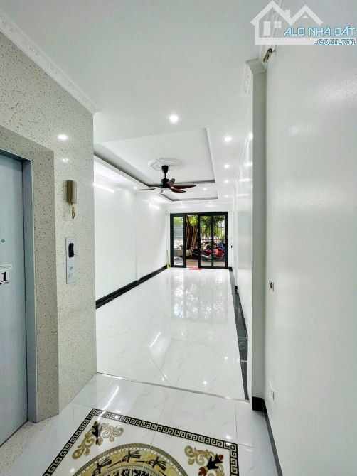 Bán nhà đẹp phân lô oto vào nhà thang máy thoáng trước sau 40M6T 15 TỶ - 1