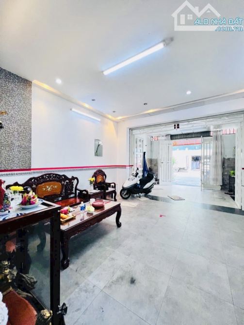 Khu Tên Lửa - 5x20m - 4 tầng - 4PN - Gần công viên - Gara ôtô - 1