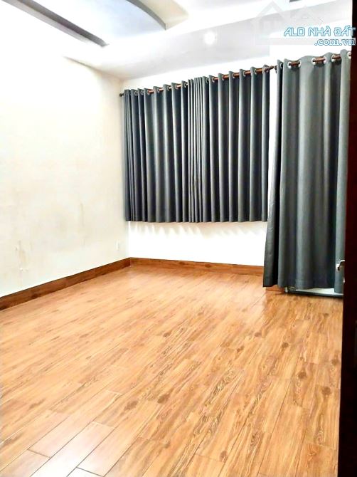 BÁN NHÀ TT QUẬN 11 HẺM THÔNG LÊ THỊ BẠCH CÁT 3 TẦNG 40M2 4PN TẶNG NỘI THẤT GIÁ 5.X TỶ - 1
