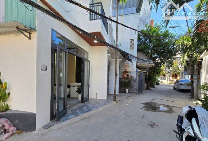 📌📌📌LÀM VIỆC TRỰC TIẾP GIÁ TỐT !!! Bán nhà 2 tầng 2 mặt kiệt oto 500/ Tôn Đản - 1