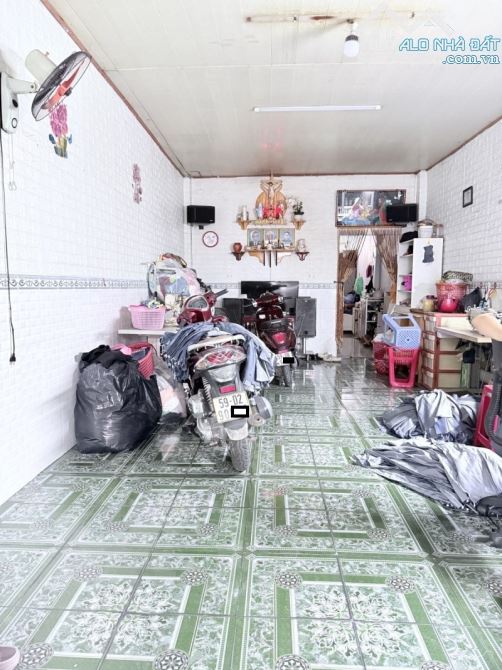 Mặt Tiền Đường Nguyễn Lộ Trạch, Quận Tân Phú  - 74m2 (4 x 18)m - Cấp 4 - 1