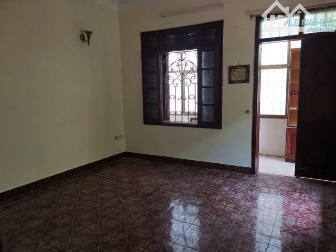 Cho thuê nhà phố Kim Mã - Phường Ngọc Hà - Quận Ba Đình - Hà Nội. DT 40m x 3 tầng, giá - 1