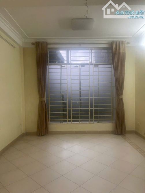 Cho thuê nhà tại đường An Dương Vương, phường Phú Thượng, quận Tây Hồ, Hà Nội. DT 50m x 3 - 1