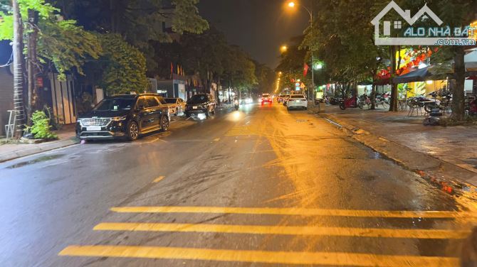 BIỆT THỰ PHỐ VIP NGUYỄN SƠN 325M, 4T, MT10M, 3 Ô TÔ TRÁNH, DÂN TRÍ CAO, AN SINH TUYỆT VỜI. - 1