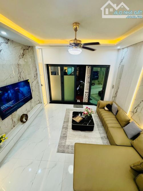 Bán nhà - Tặng nội thất - Phố Kim Ngưu 46m 4 tầng thoáng trước sau 9.68 tỷ - 1