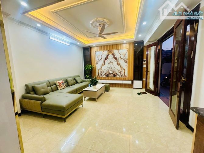🔥💯🏡 Nhà Thạch Bàn, Nguyễn Văn Linh, Long Biên. THANG MÁY chạy vù vù, giá nhỉnh 9 tỷ. XE - 1